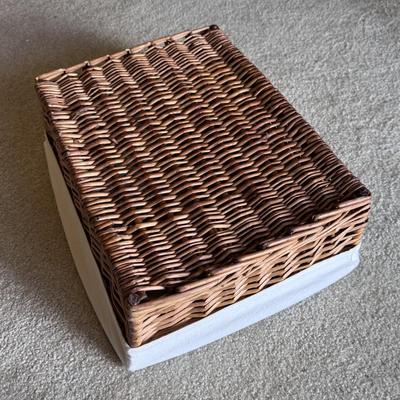 Large Selection of Storage Baskets (PB-DZ)