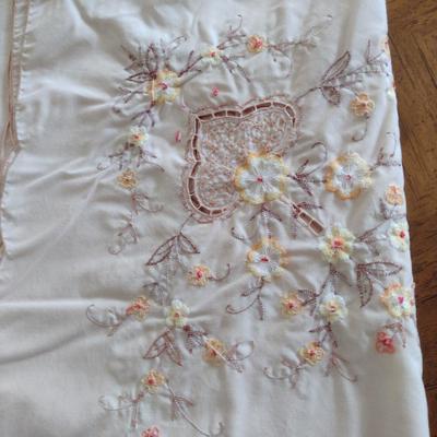 Embroidered Table Cloth with 11 Napkins