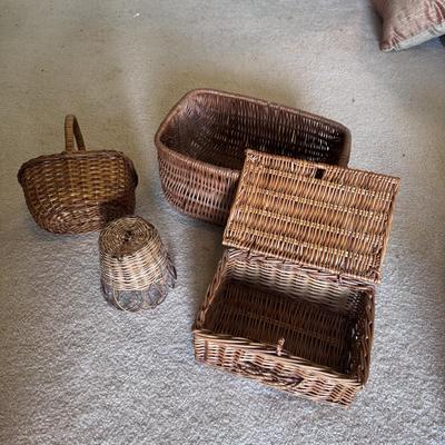 Collection of Handmade Baskets (PB-DZ)