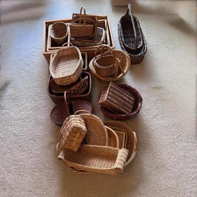 Collection of Handmade Baskets (PB-DZ)