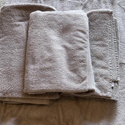 Hotel Collection, Grand Patrician, and Martha Stewart Towels (PB-DZ)