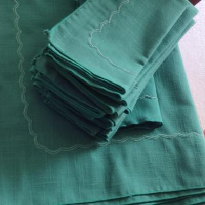 Table Cloth with 12 Napkins