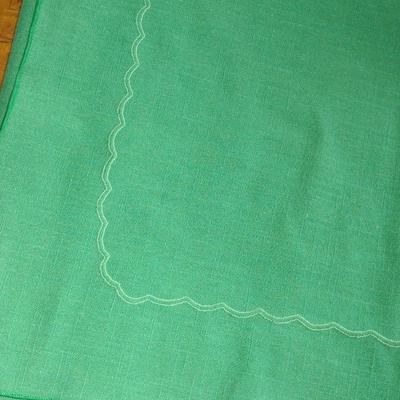 Table Cloth with 12 Napkins
