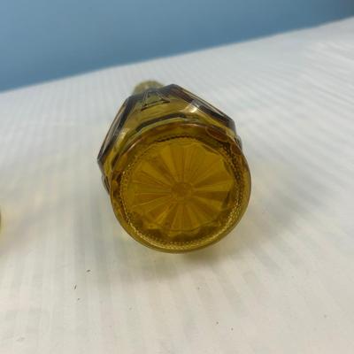 3 pieces - Amber depression era glass - 19
