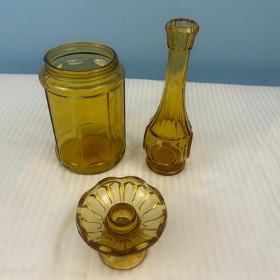 3 pieces - Amber depression era glass - 19