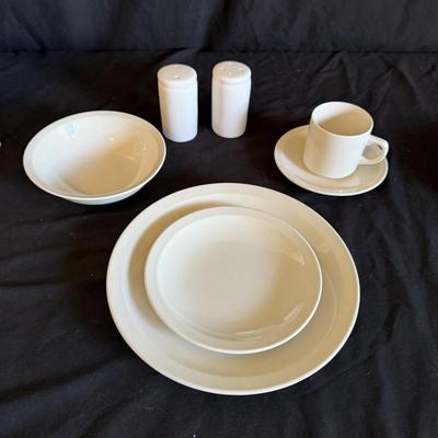 Set of White Dishes and Bowls (K-BM)