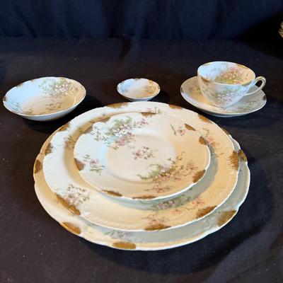 Limoges 46 Piece China Set (K-BM)