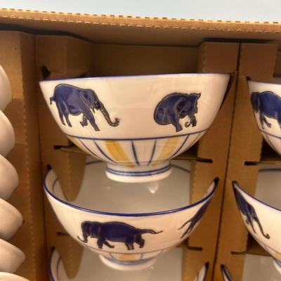 NWT: Blue elephant design - Soup bowl set with spoons set of 6 - 32
