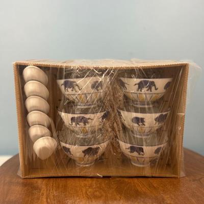 NWT: Blue elephant design - Soup bowl set with spoons set of 6 - 32