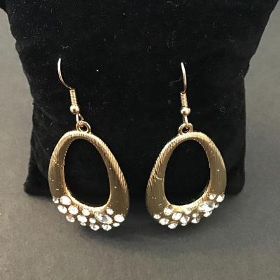Gold tone rhinestone fashion dangle earrings
