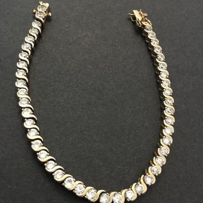Beautiful, vintage, crystal rhinestone tennis bracelet