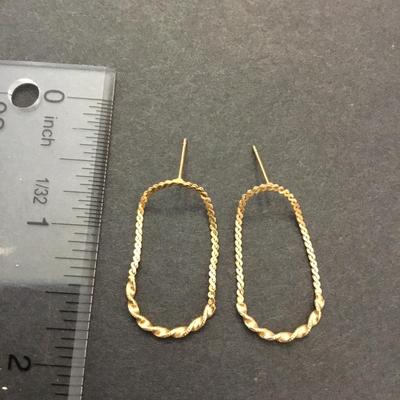 Dainty vintage, goldtone earrings