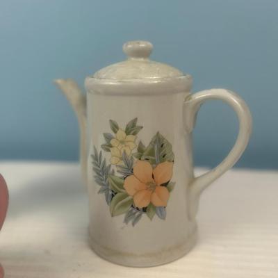 Set of 3 Floral design Vase, pitcher & tea pot - 8