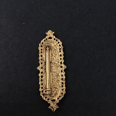 1928 victorian style gold tone floral bar pin