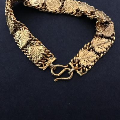Vintage gold tone leaf bracelet