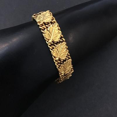 Vintage gold tone leaf bracelet