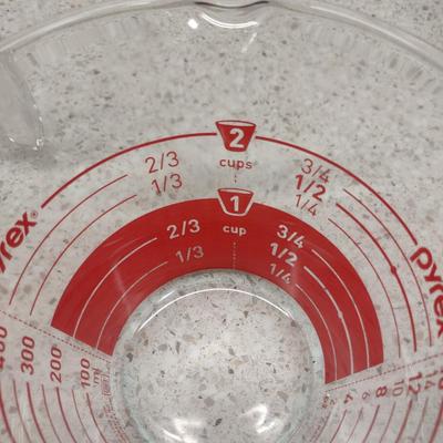 Pyrex Measuring Cups- Three Pieces