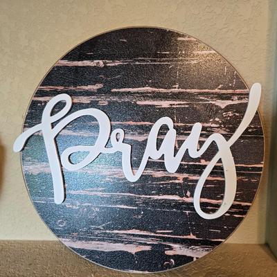 Set of 2 Rustic looking wooden Wall Plaques – “Love” and “Pray”
