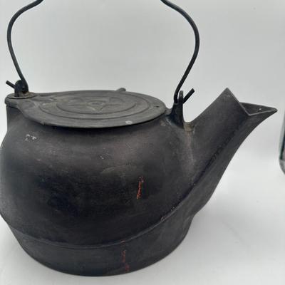 Primitive Colonial Cast Iron XL Tea Kettle No. 8