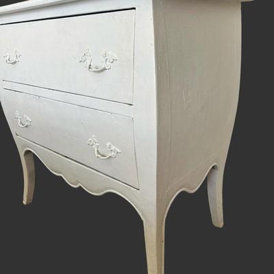 Sale Photo Thumbnail #198: Painted white. 

Dimensions: 33.5” H x 33.5” W x 18.5” D
