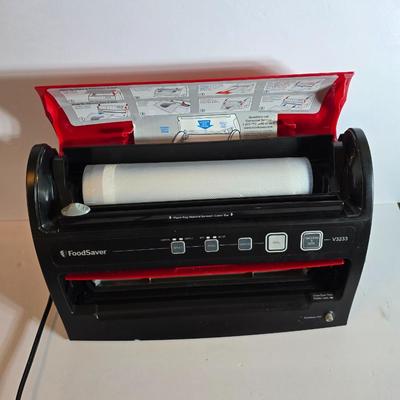 FoodSaver V3233 Vacuum Sealer – Red & Black