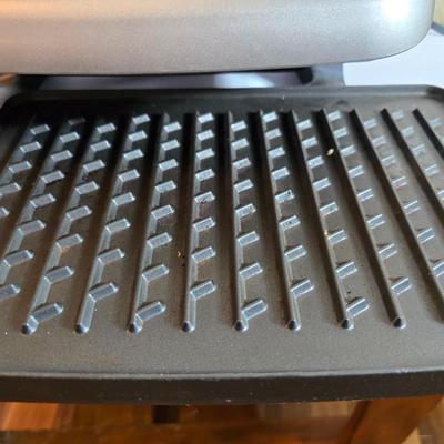 George Foreman Removable Plate Grill & Griddle – Red with Accessories