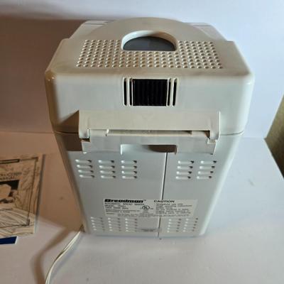 Breadman Ultimate Bread Maker TR441 – With Manual & Recipe Guide