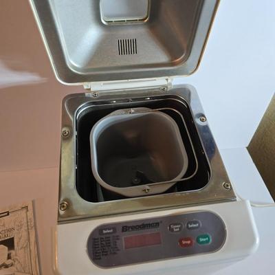 Breadman Ultimate Bread Maker TR441 – With Manual & Recipe Guide