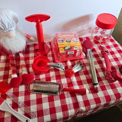 Red Kitchen Gadget Lot – 15+ Pieces