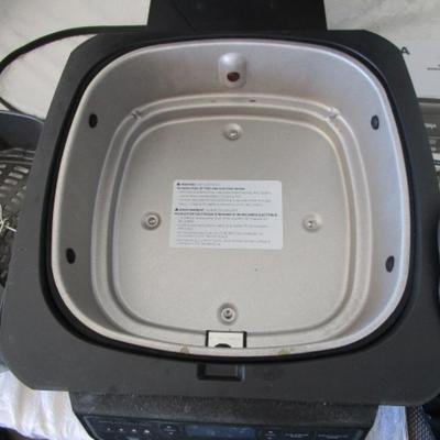 Sale Photo Thumbnail #5: In excellent shape, Series AG300, sears, sizzles, air crisps, roasts, bakes, dehydrates, comes with accessories & the instruction manual & cookbook