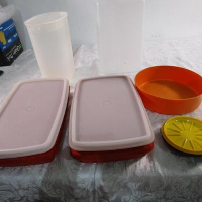 Tupperware dishes & Rubbermaid 2-qt bottle
