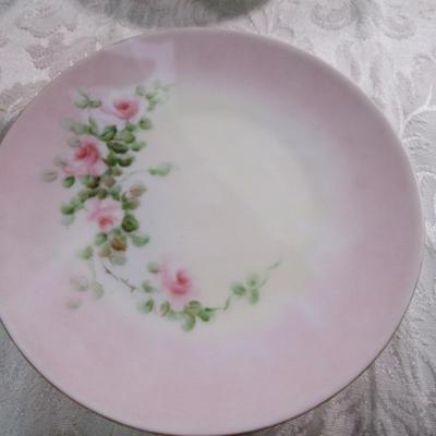 3 decorative plates, 1 saucer