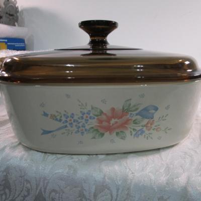 Corning ware 2 liter casserole dish with lid