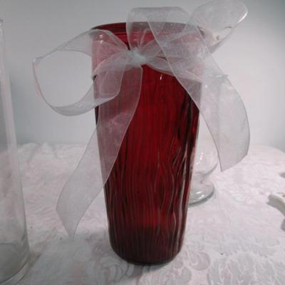 7 vases, various sizes, one of them is crystal