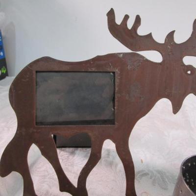 Moose picture frame, 2 luminaries, candlestick holder