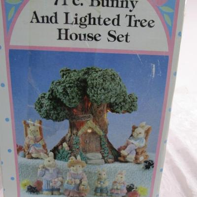 7 piece bunny & lighted treehouse set