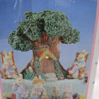 7 piece bunny & lighted treehouse set