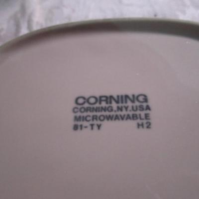 1 Corelle Gravy Boat with plate