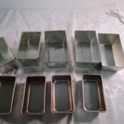9 loaf pans, 5 are small, 4 are mini