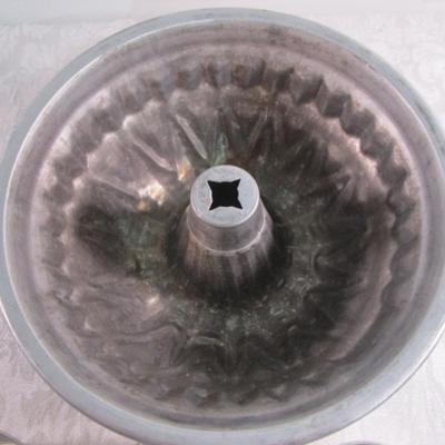 Sale Photo Thumbnail #201: Jello mold is metal  9-3/4" in diameter x 4-3/4" tall, cake pans are 3-5/8" x 1-1/2" tall" in diameter