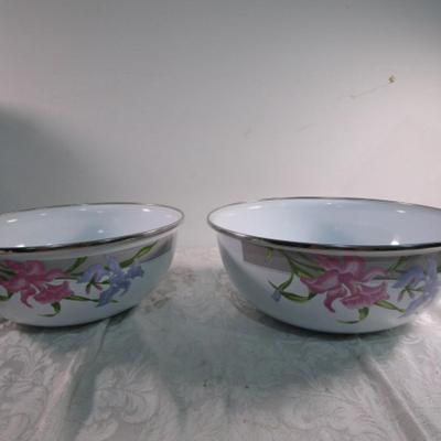 2 New metal mixing bowl set