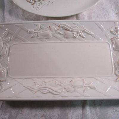 2 platters, 1 oval & 1 rectangular