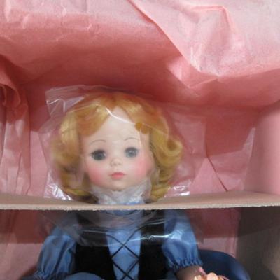 New in box, Vintage Madame Alexander doll "Goldilocks"