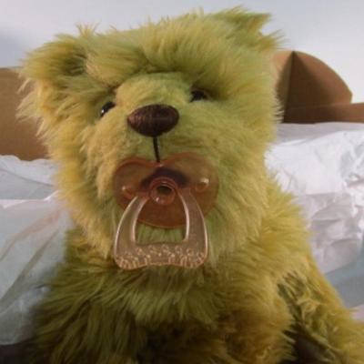 Lee Middleton Original Dolls Bear named Newborn Taylor