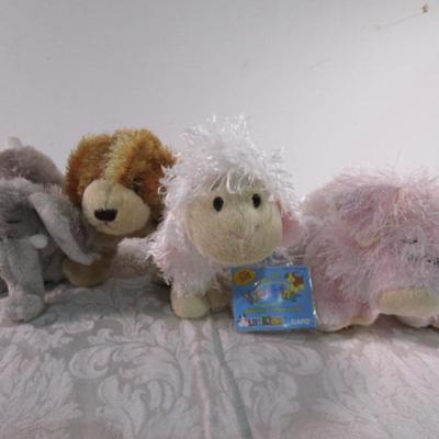 15 Stuffed animals