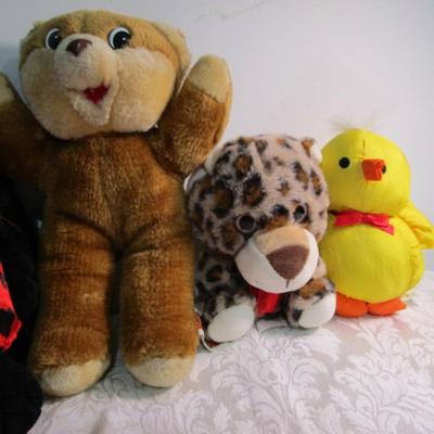 10 Stuffed animals