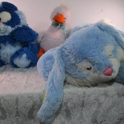 3 large stuffed animals