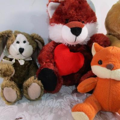 15 Stuffed animals