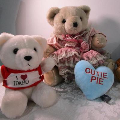 15 Stuffed animals