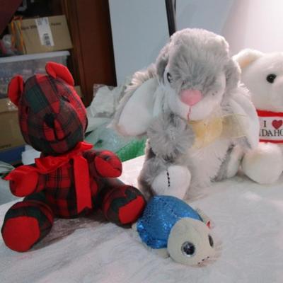 15 Stuffed animals